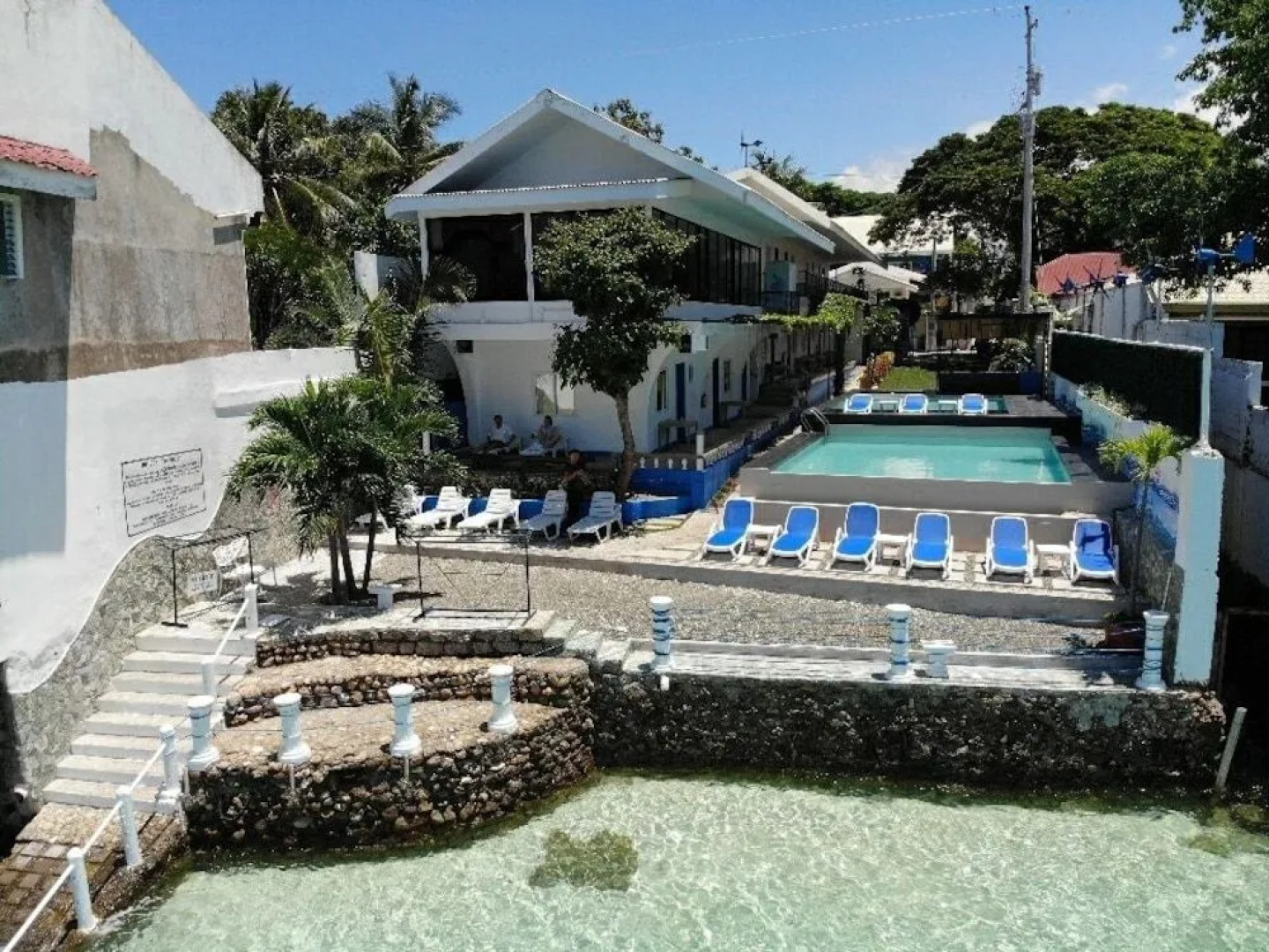 Pescadores Suites Moalboal