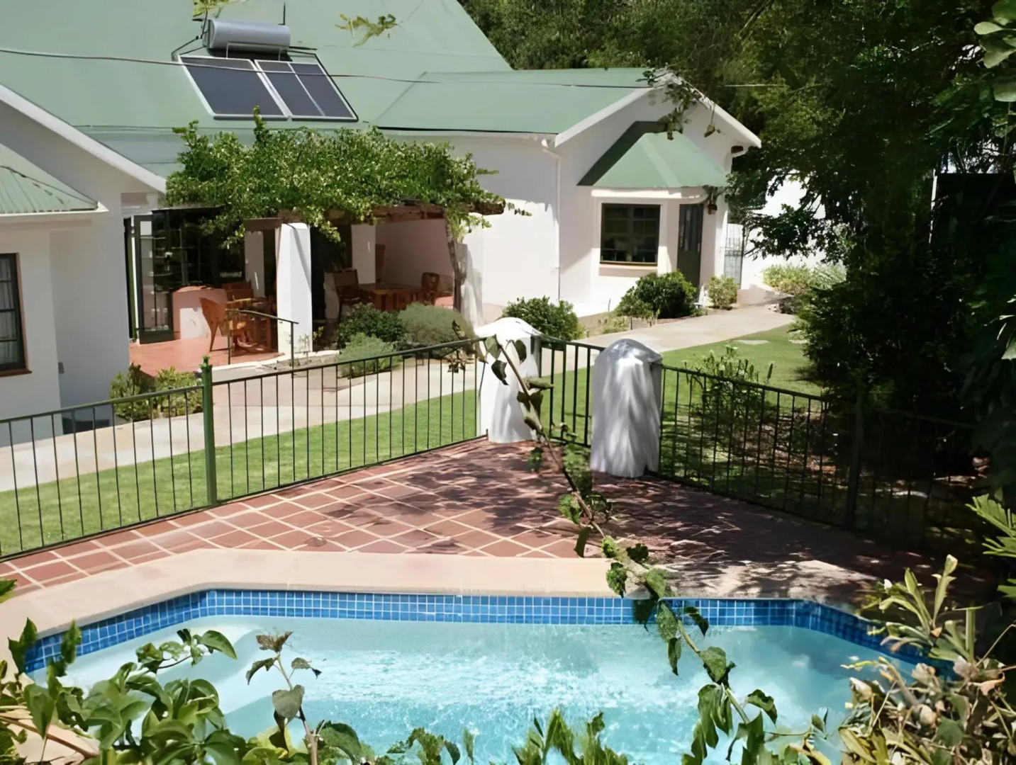 Koo Karoo Guest Lodge and Self Catering