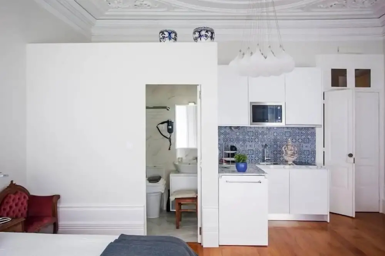 LightHouse Apartments