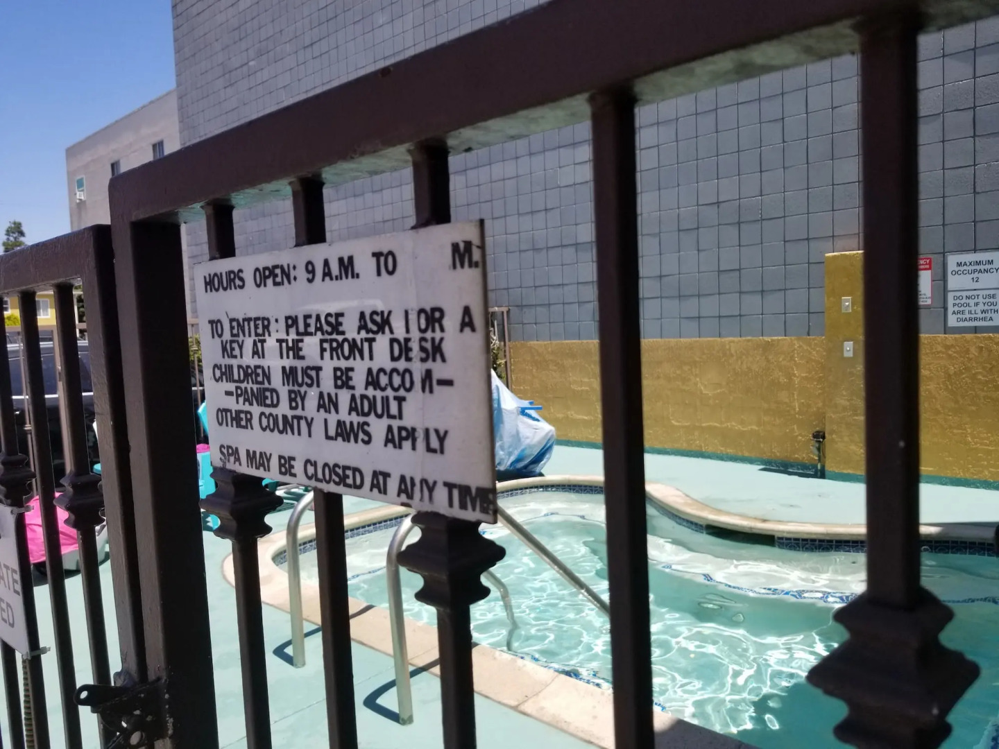 Sunburst Spa & Suites Motel