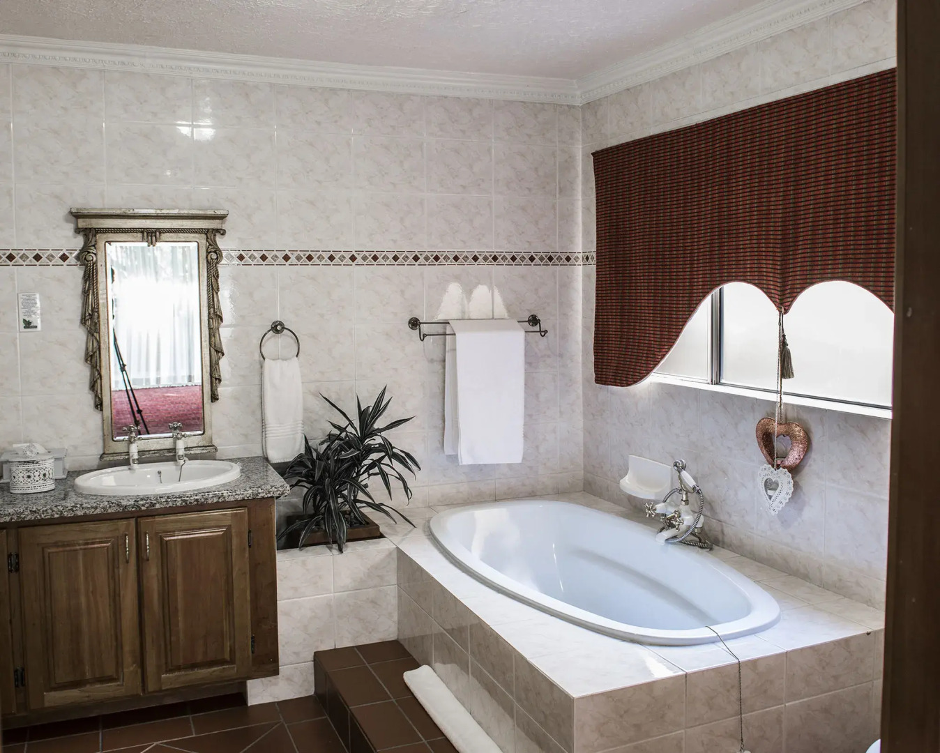 Sunward Park Guest House & Conference Centre