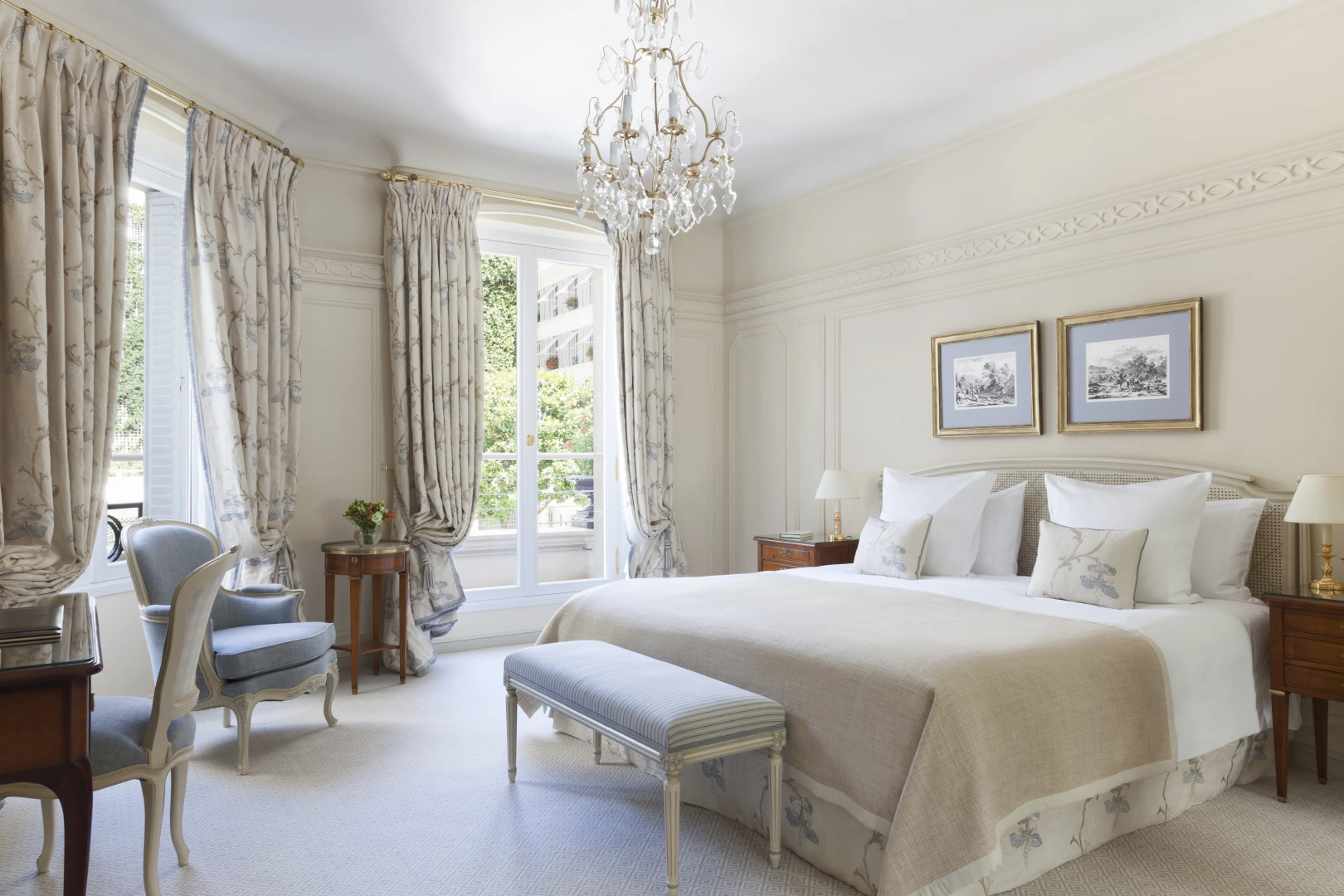 Отель Le Bristol Paris