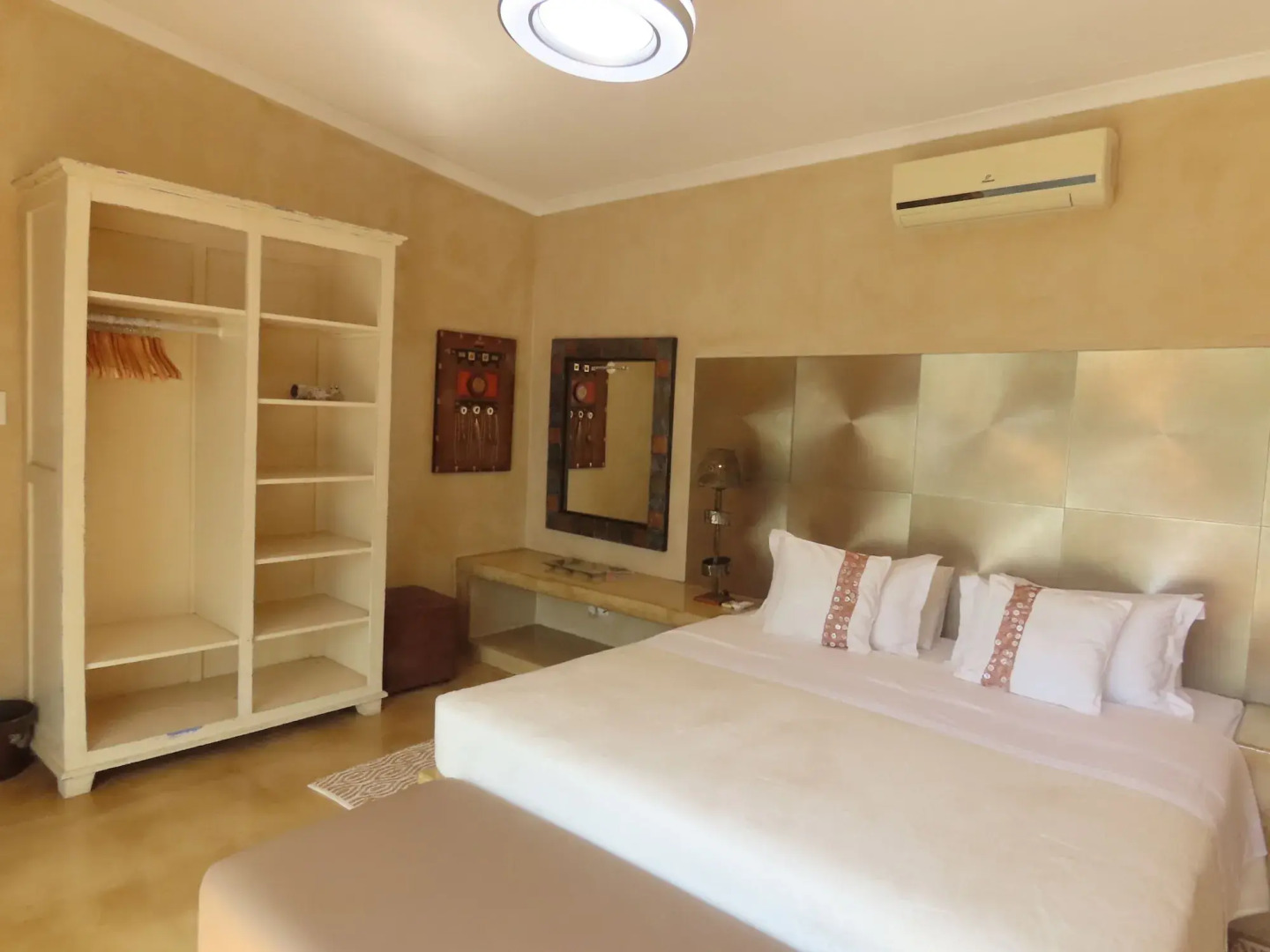 Sunset Lodge & Safaris