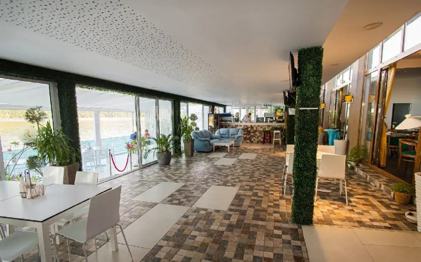 . RIVIERA 990 - Camere de Inchiriat