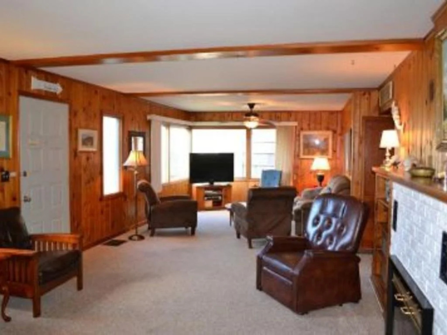 Steve's Getaway 4 Br home by RedAwning