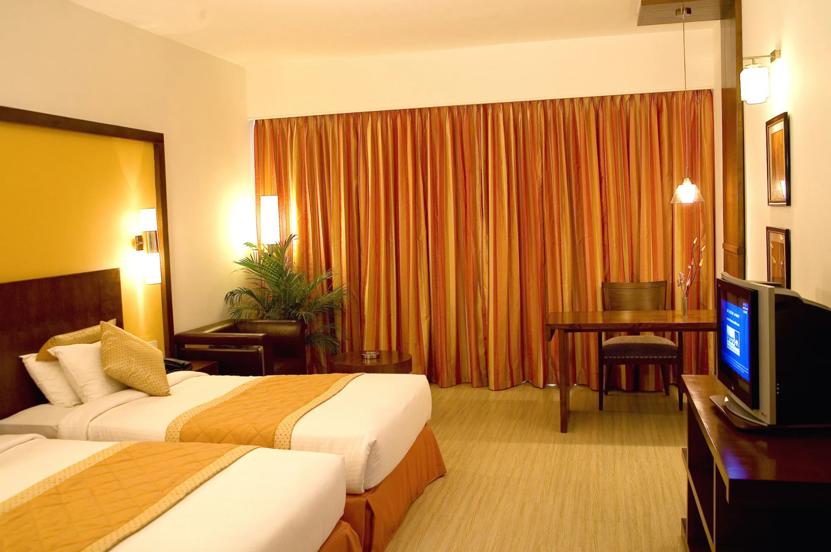 Featherlite Evoma Hotel