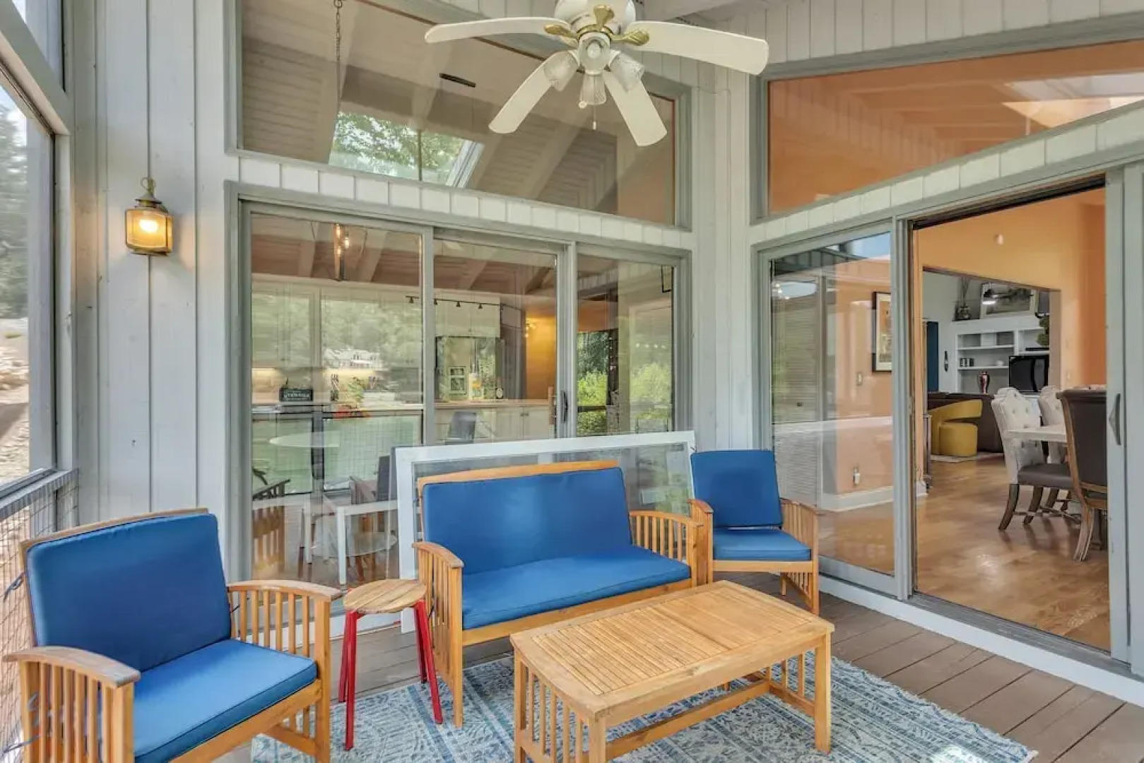 The Blue Flamingo 5 Bedroom Home By Redawning