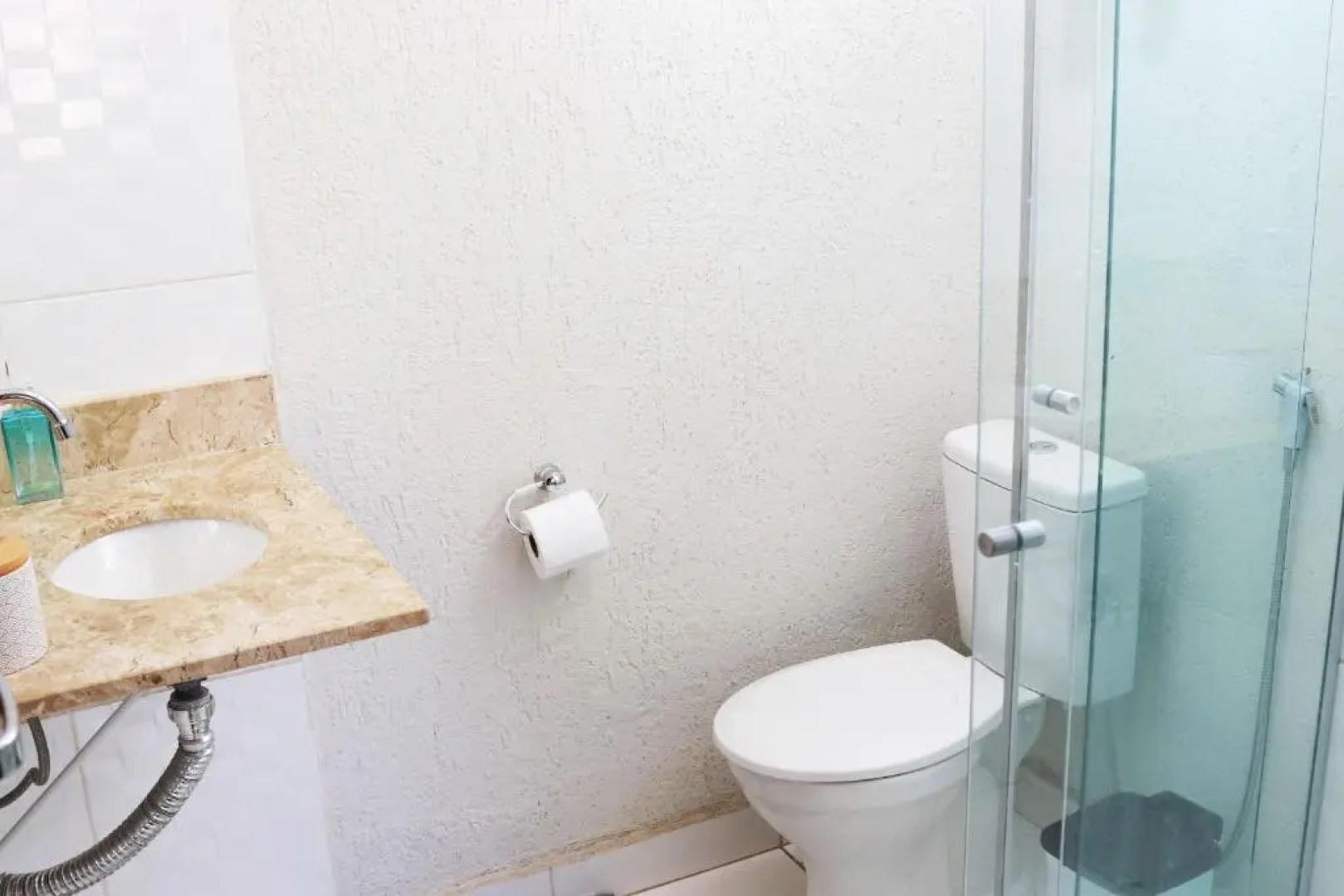 GayFriendly Hostel BSB Airport