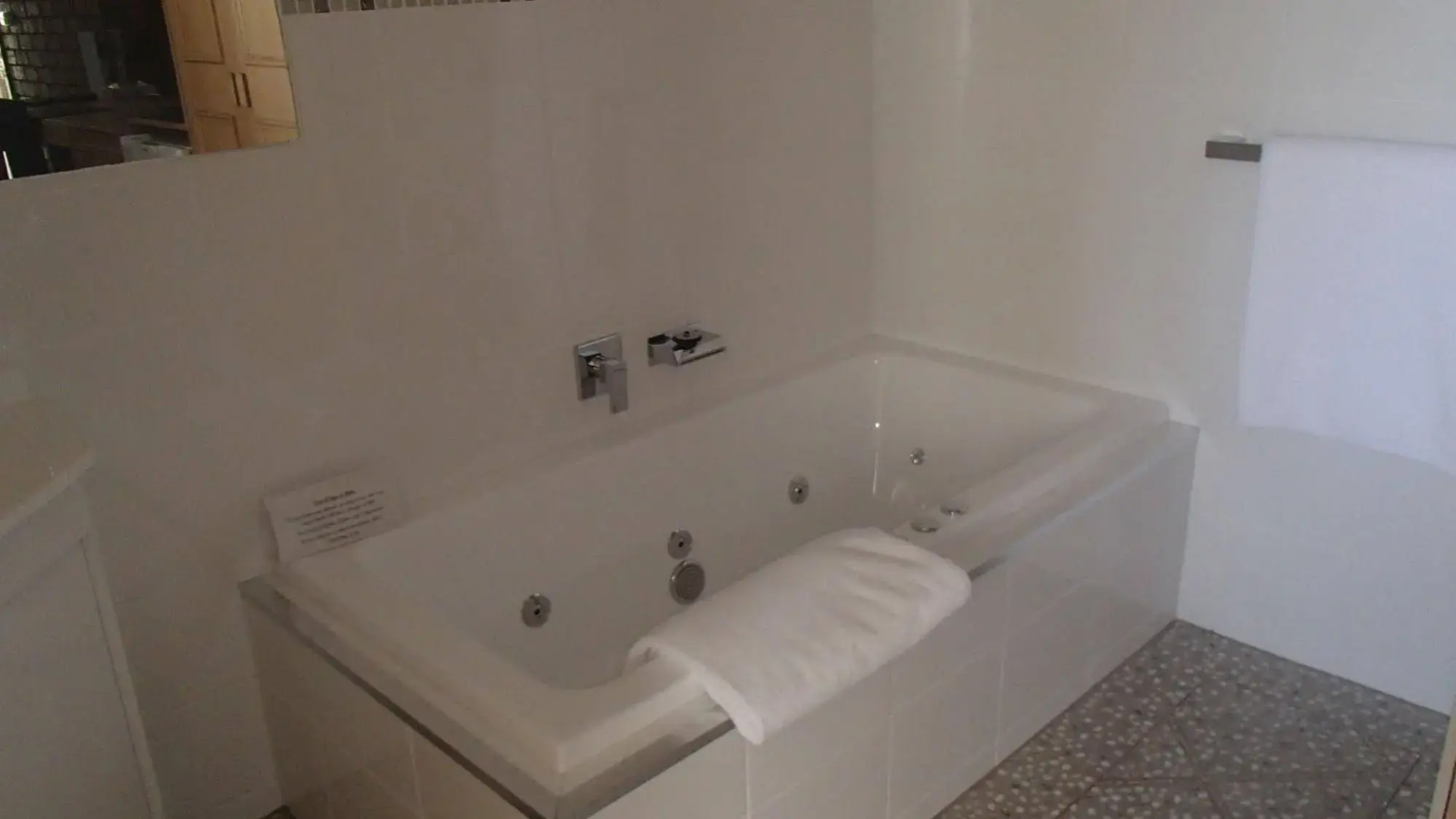 City Colonial Motor Inn