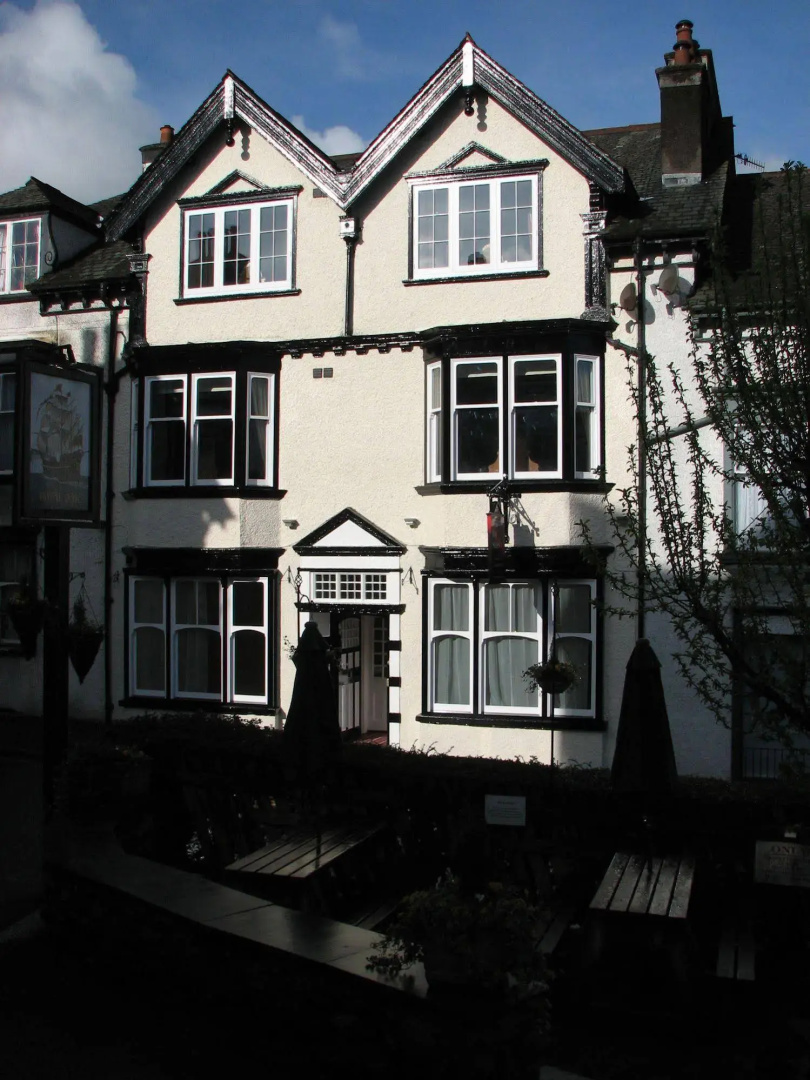 Bowness Bay Suites - Adults only