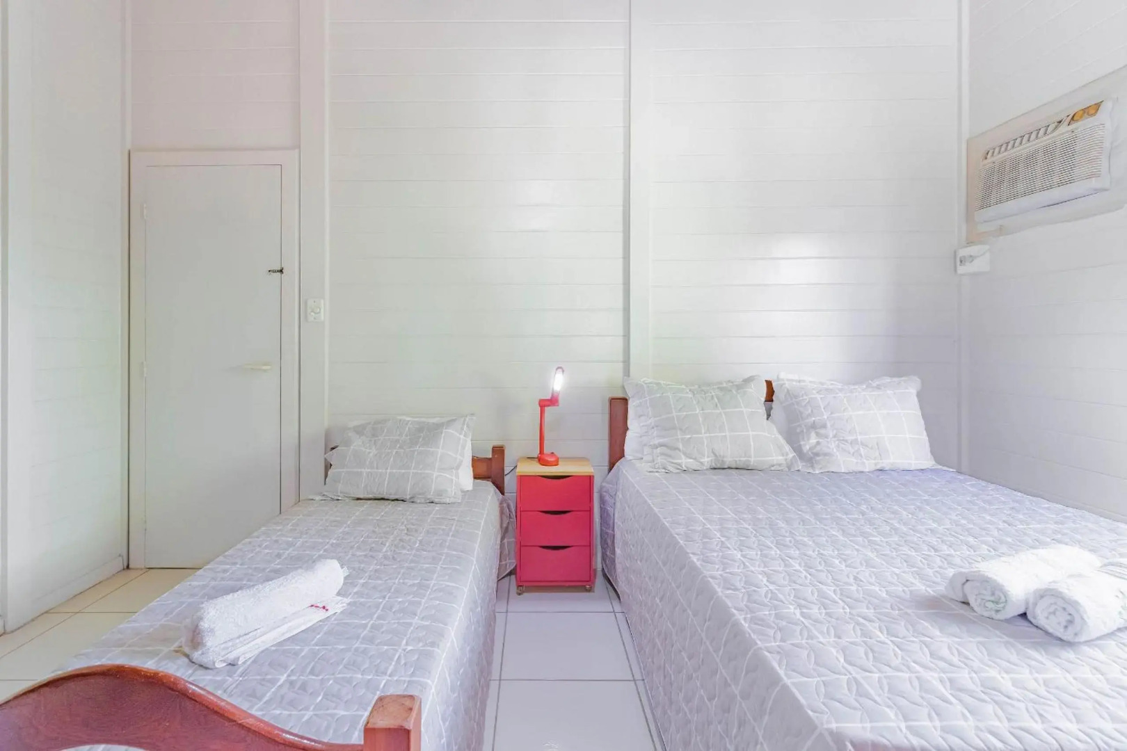 VT04 Excelente Casa 3 Quartos e Piscina