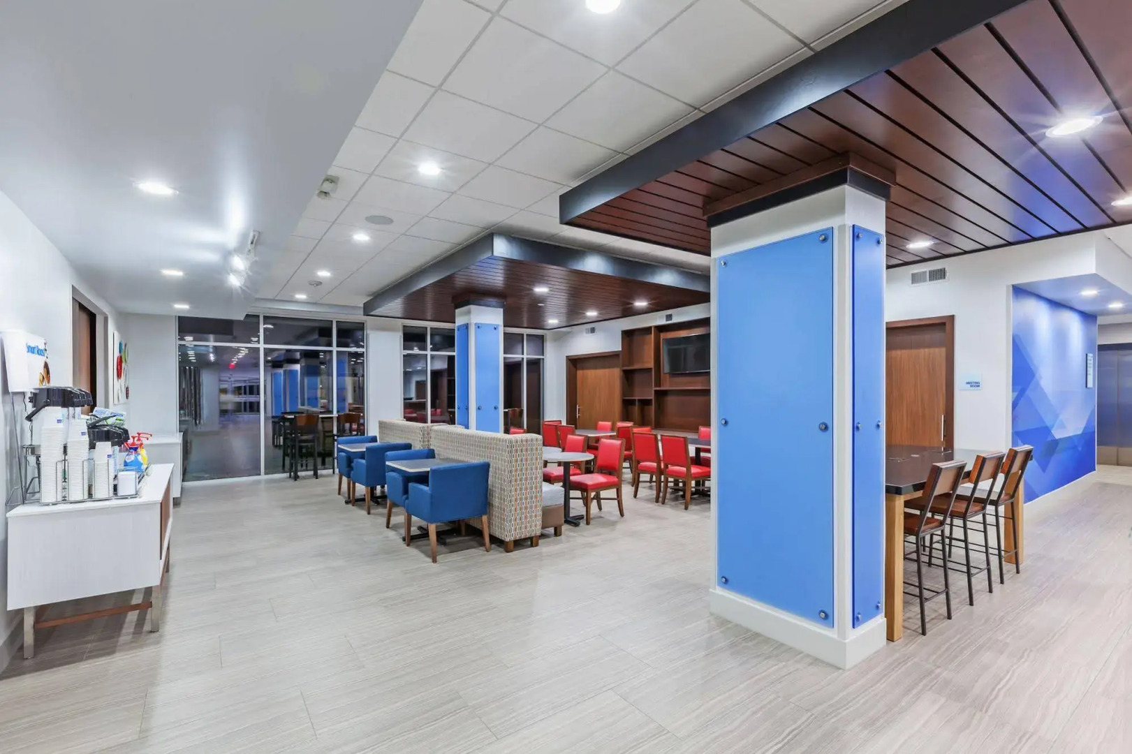 Holiday Inn Express & Suites Coffeyville by IHG