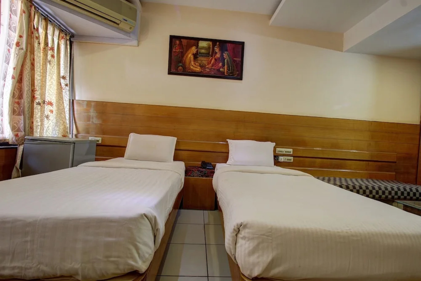 SPOT ON 40409 Hotel Rajsangam International