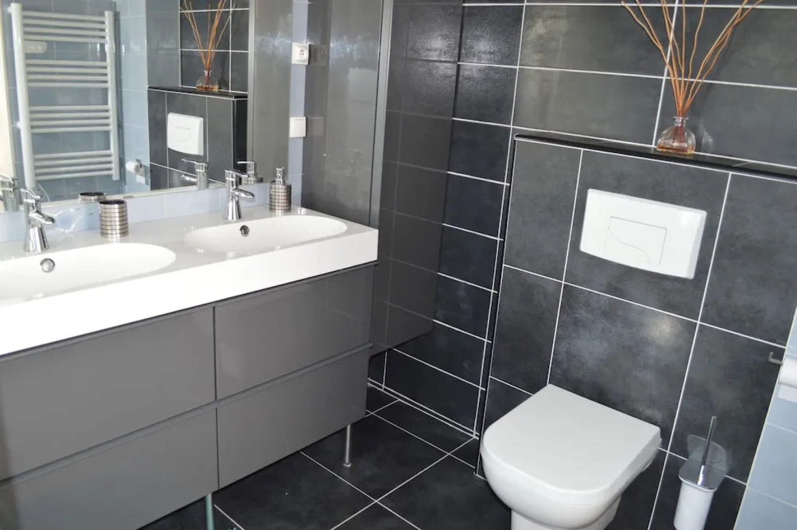 Villa La Terre Des Lauriers B&B