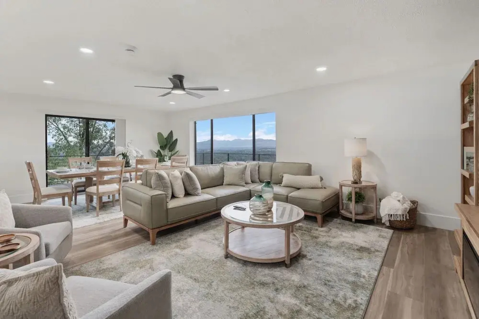 All-new Luxe Stay Views, Sauna & Hot Tub 7 Bedroom Villa