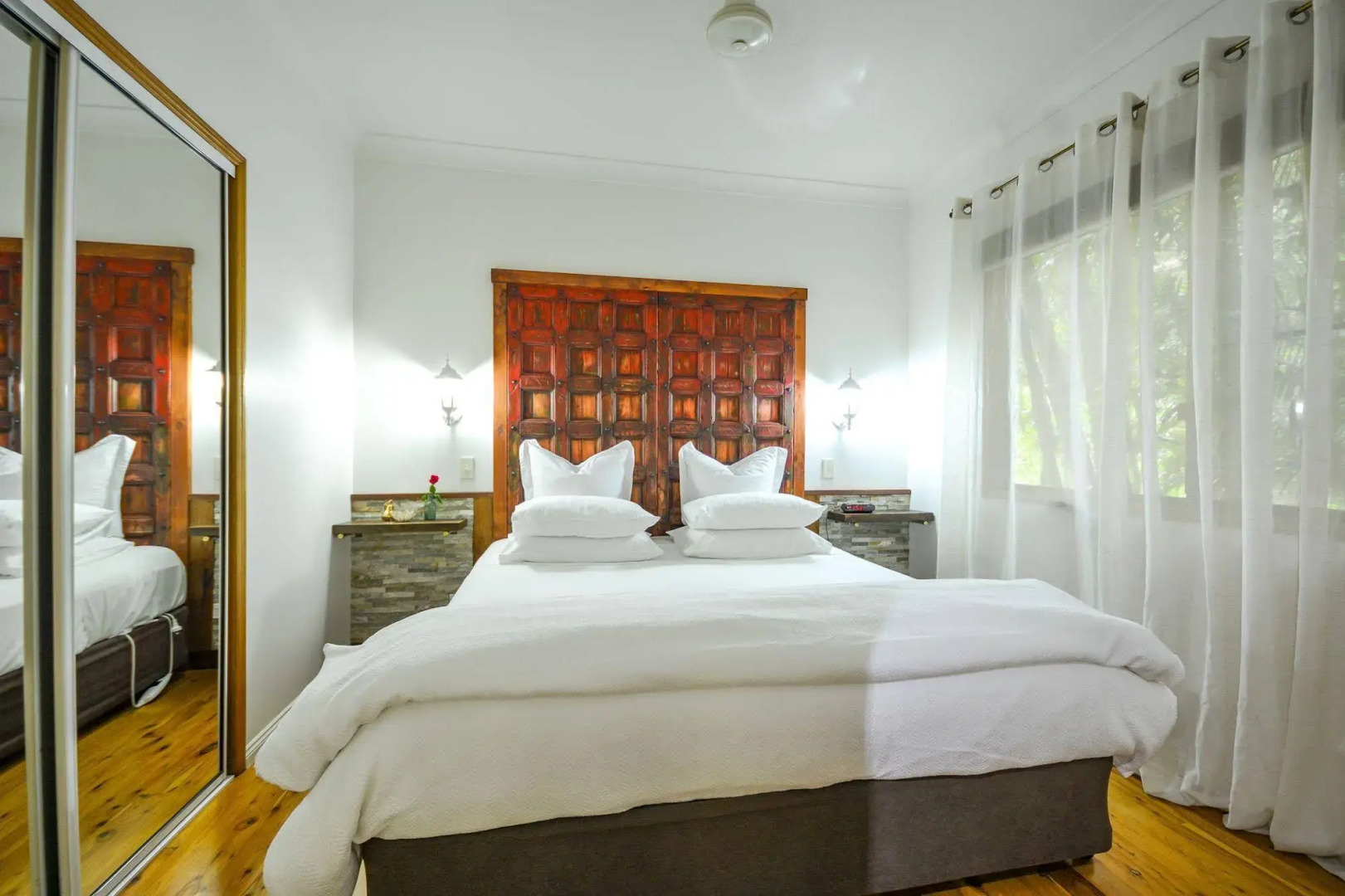 Crater Lakes Rainforest Cottages