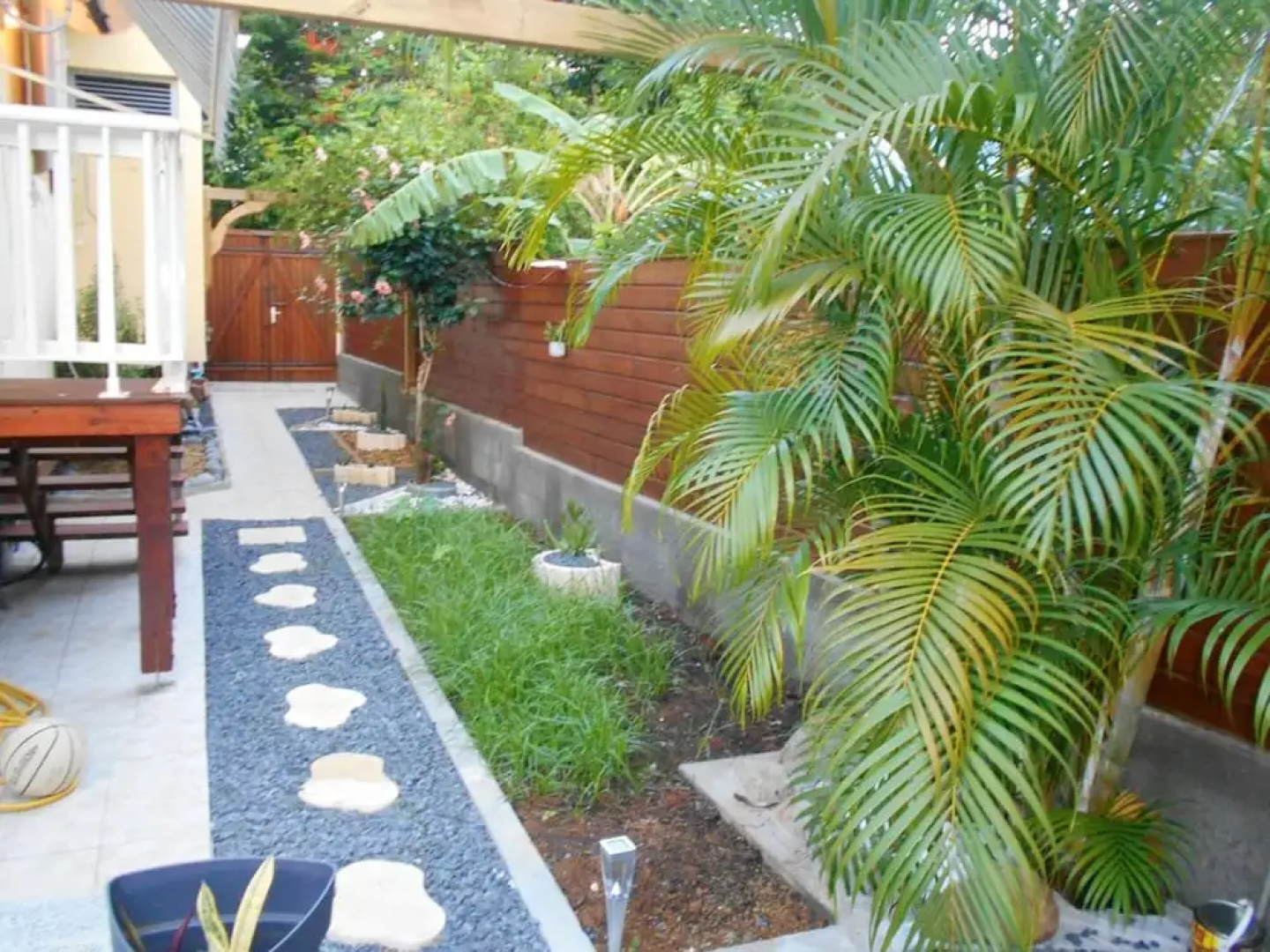 House With 2 Bedrooms in Deshaies, With Enclosed Garden and Wifi - 400