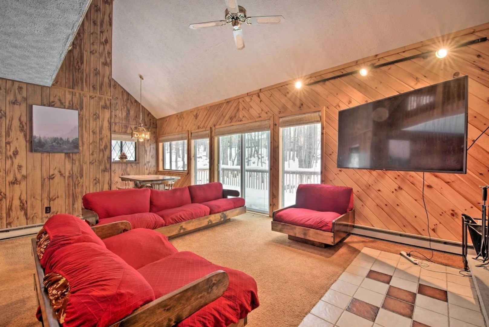 Cozy Lake Ariel Home w/ Community Amenities!