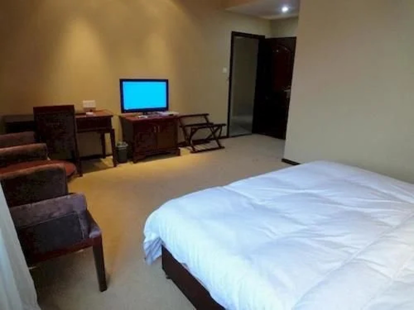 Shennong Holiday Hotel