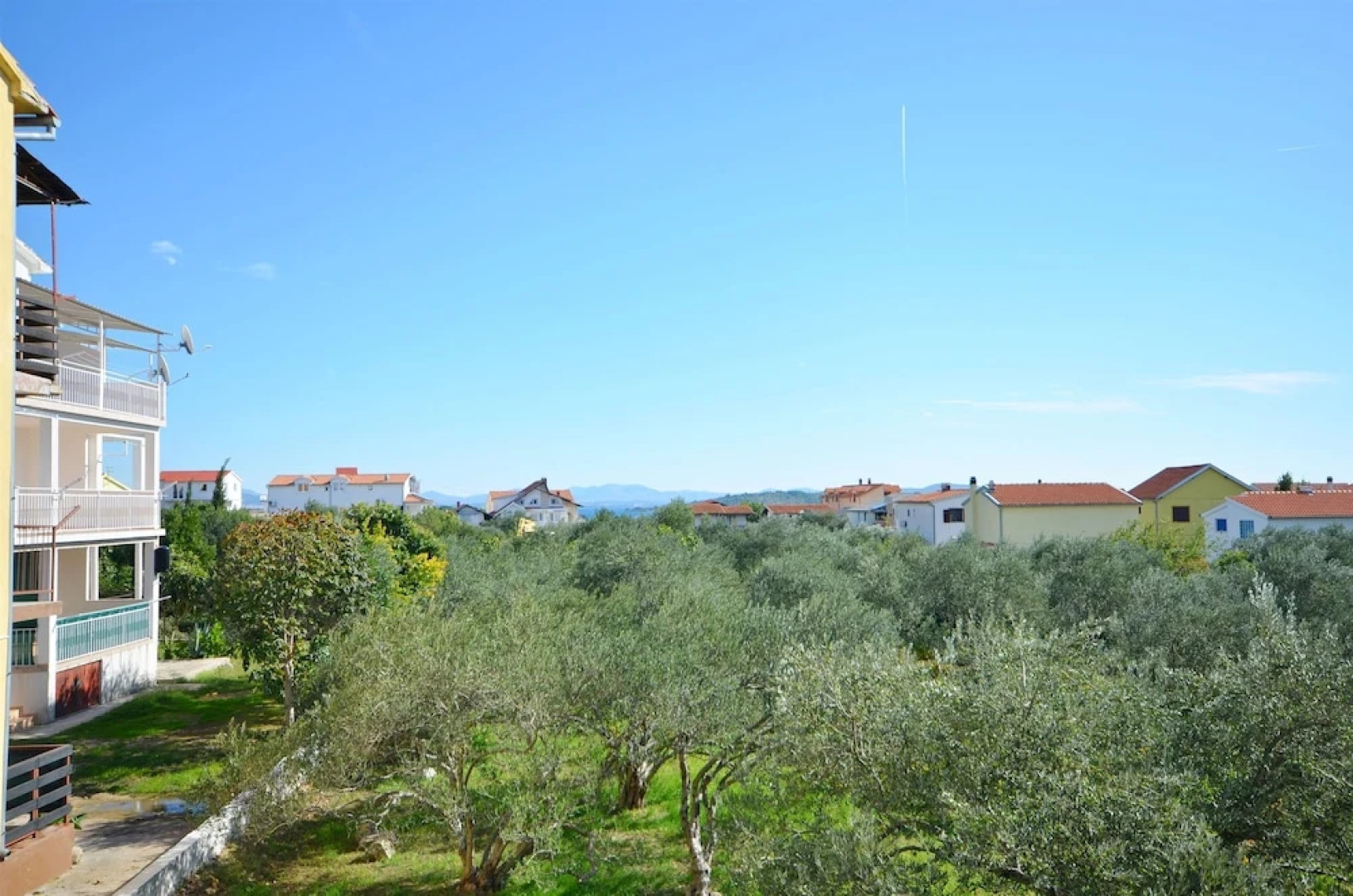 Apartments & Rooms Tony