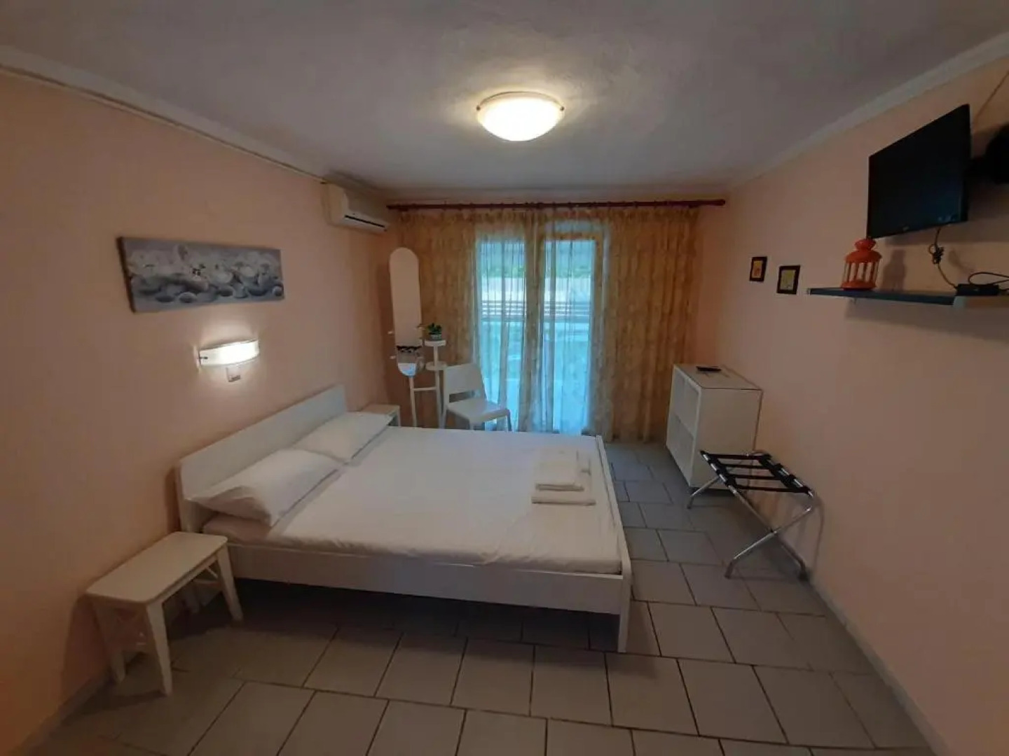 Theramvos Studios By Thomas