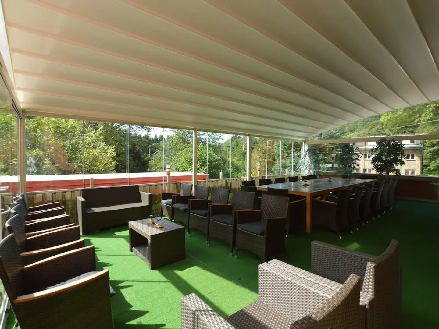 Fantastic House Lake Front, Pedalo Boats, Close to Spa