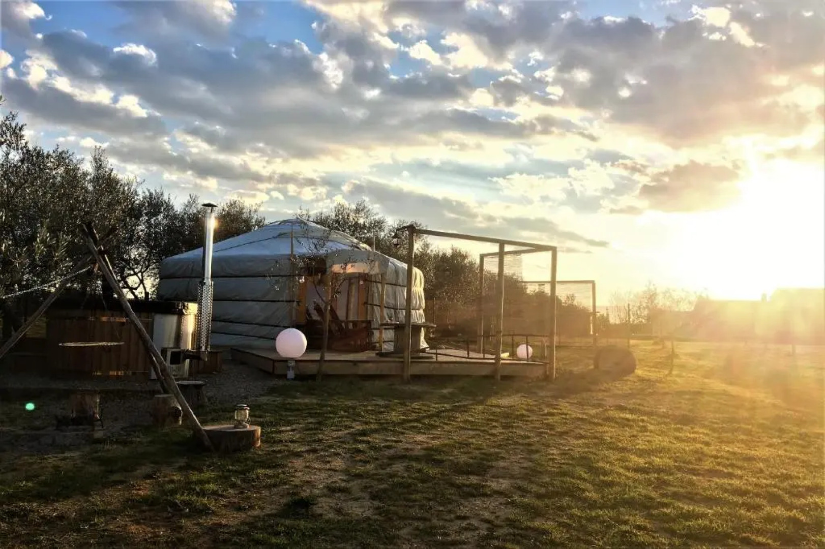 2 Cuori e 1 Yurta Glamping in Toscana