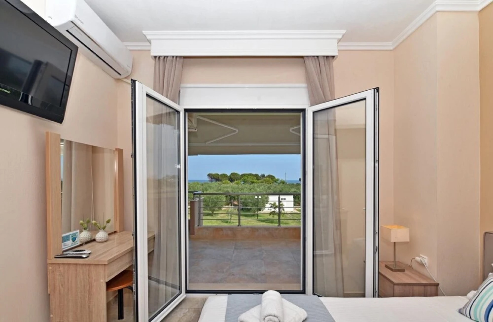 Villa Iris by Travelpro Services- Agios Mamas