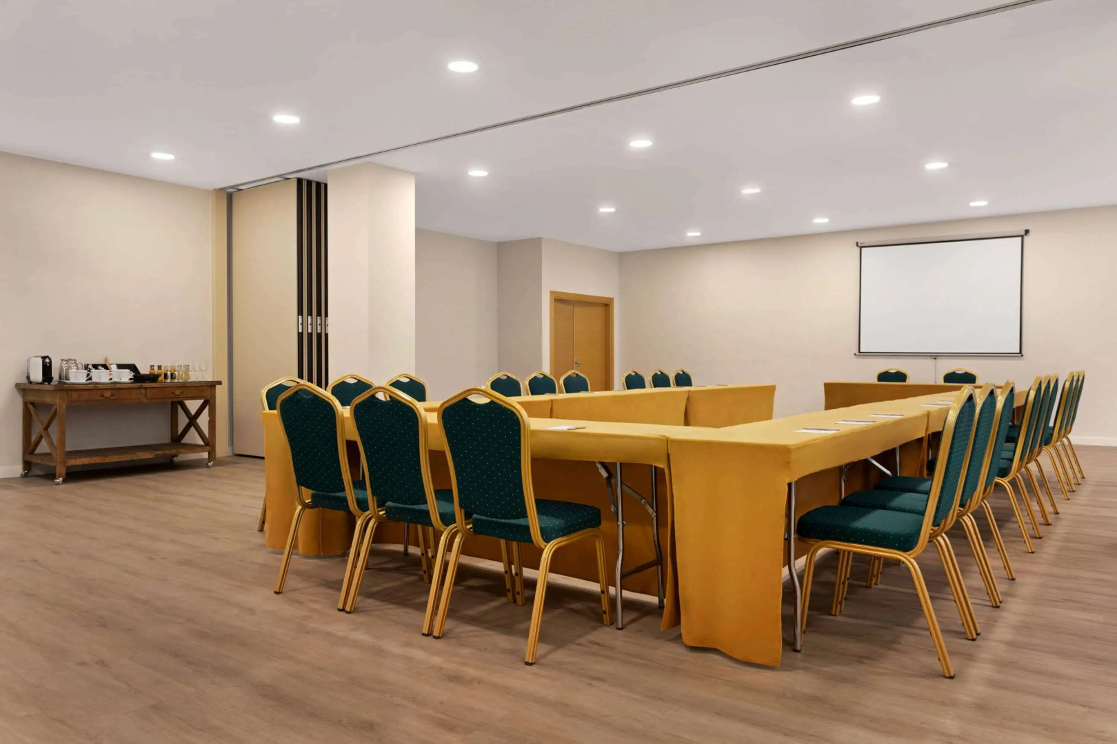 Ramada by Wyndham Valencia Almussafes