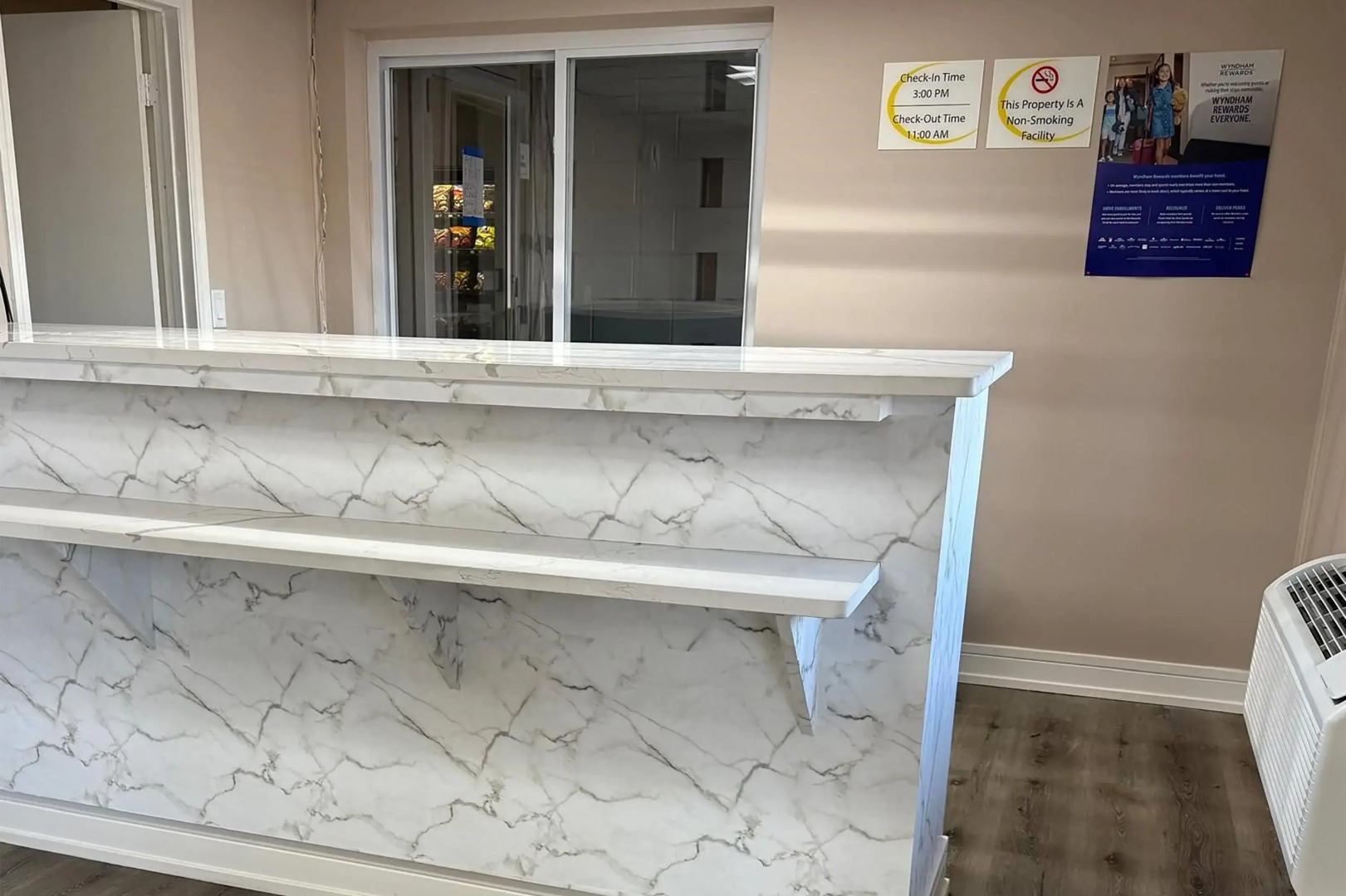 Super 8 by Wyndham Rockford South