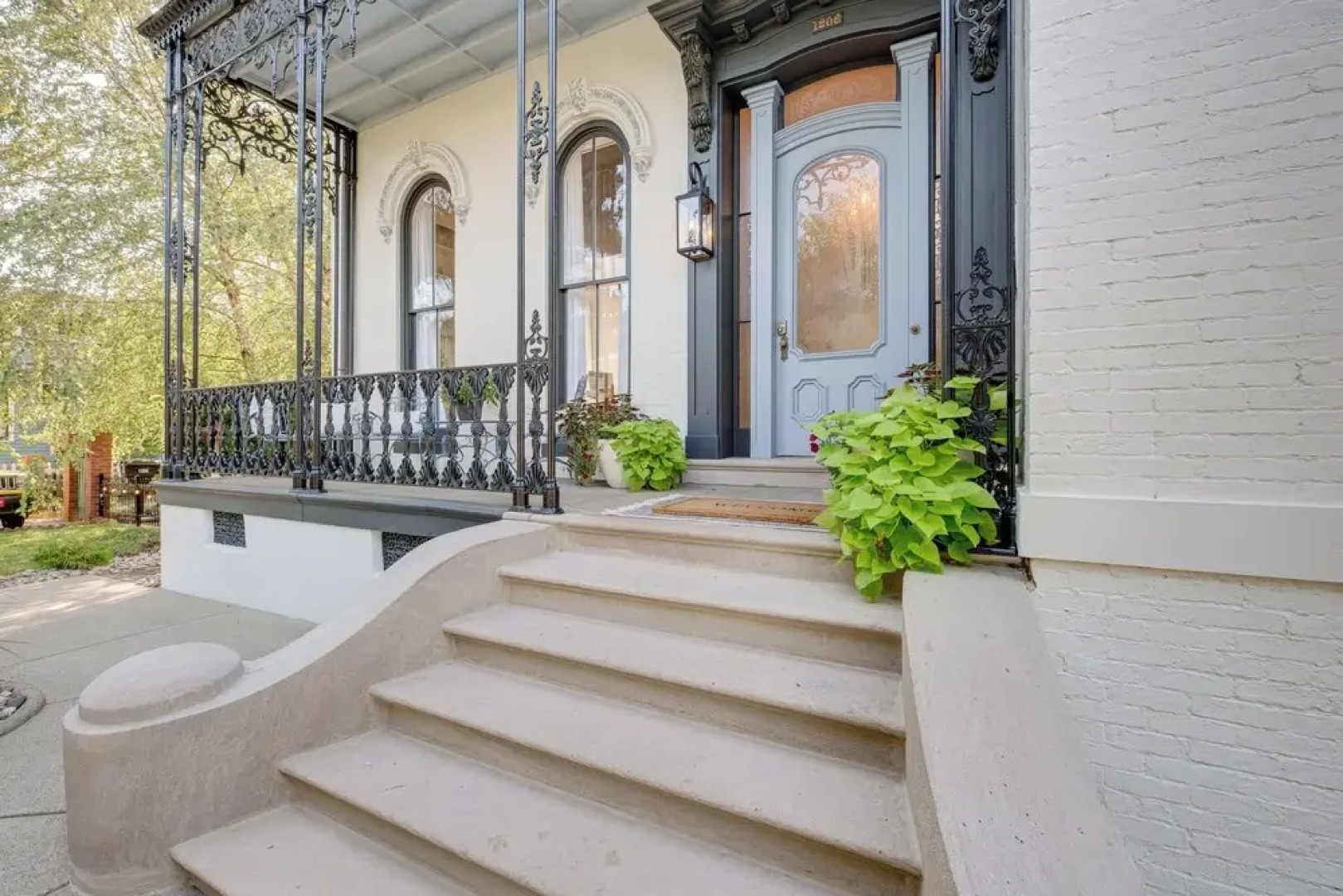 Chic & Historic Apartment ~ 6 Mi to Louisville!