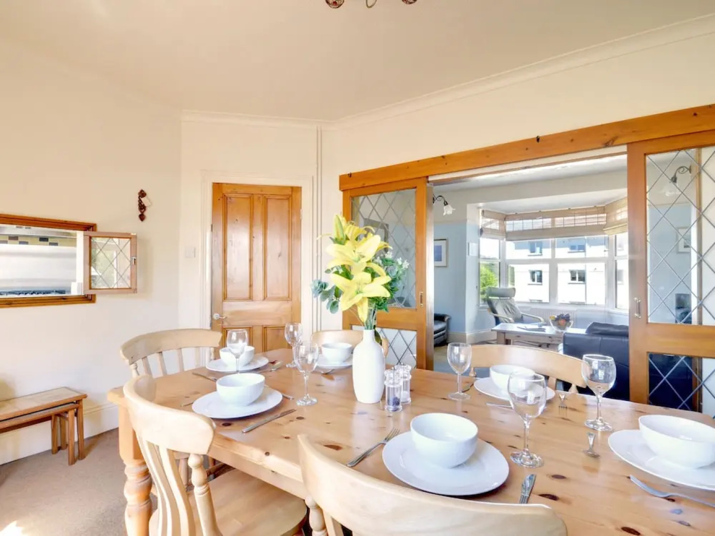 Spacious 2-Story Apartment in a Central Location near Sea