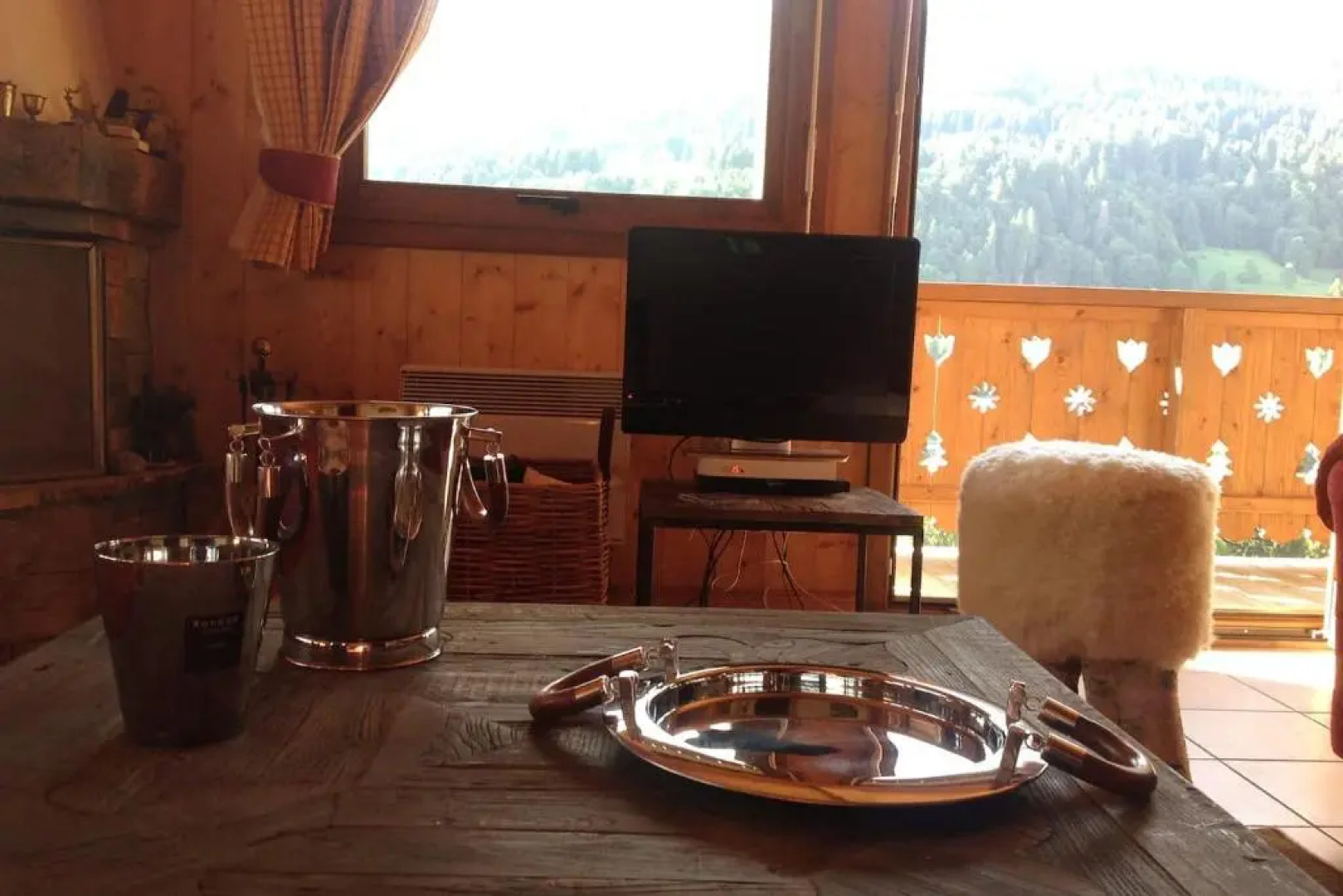 Chalet Amitie near supervised lake, 100 m slopes, multi-activity pass FREE