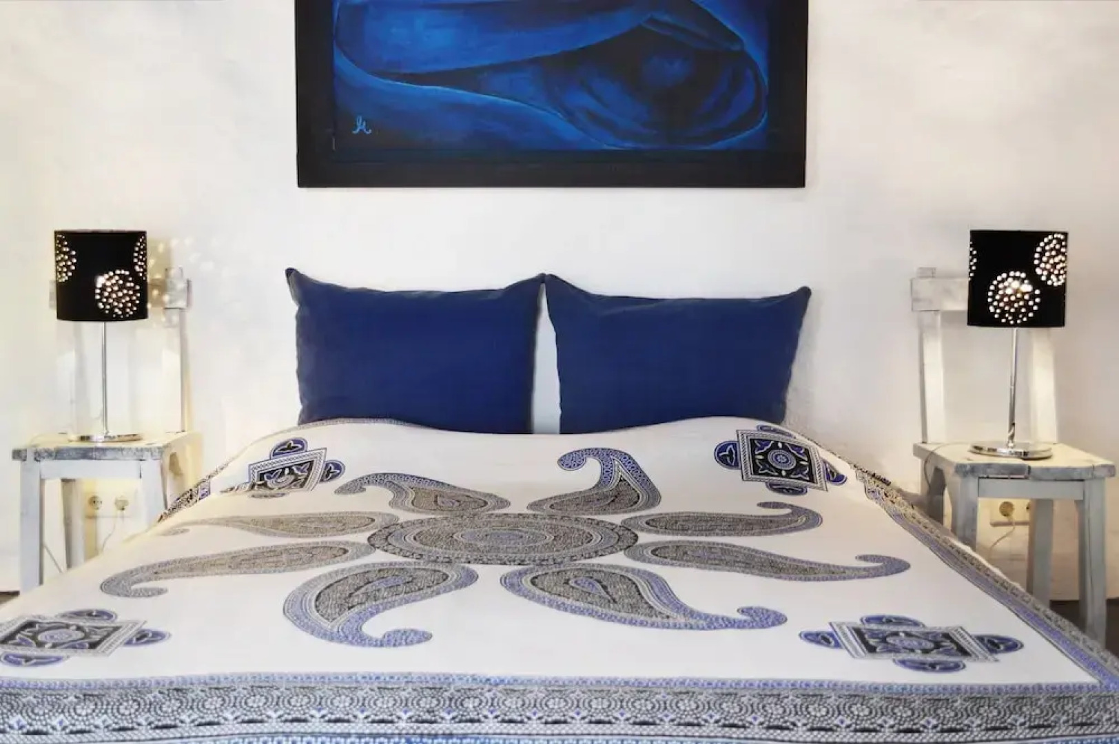 Stylish Getaway With Secluded Patio in Lava Finca