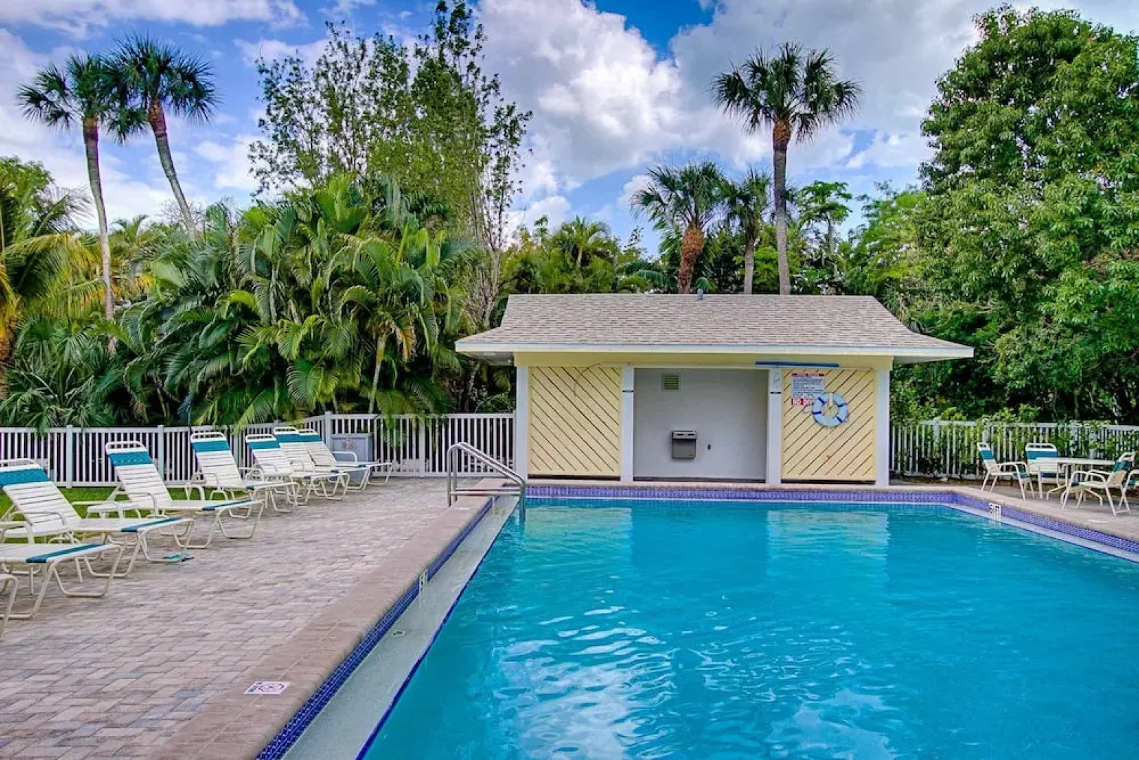 Bay Breeze Cottage-Captiva Shores 3A