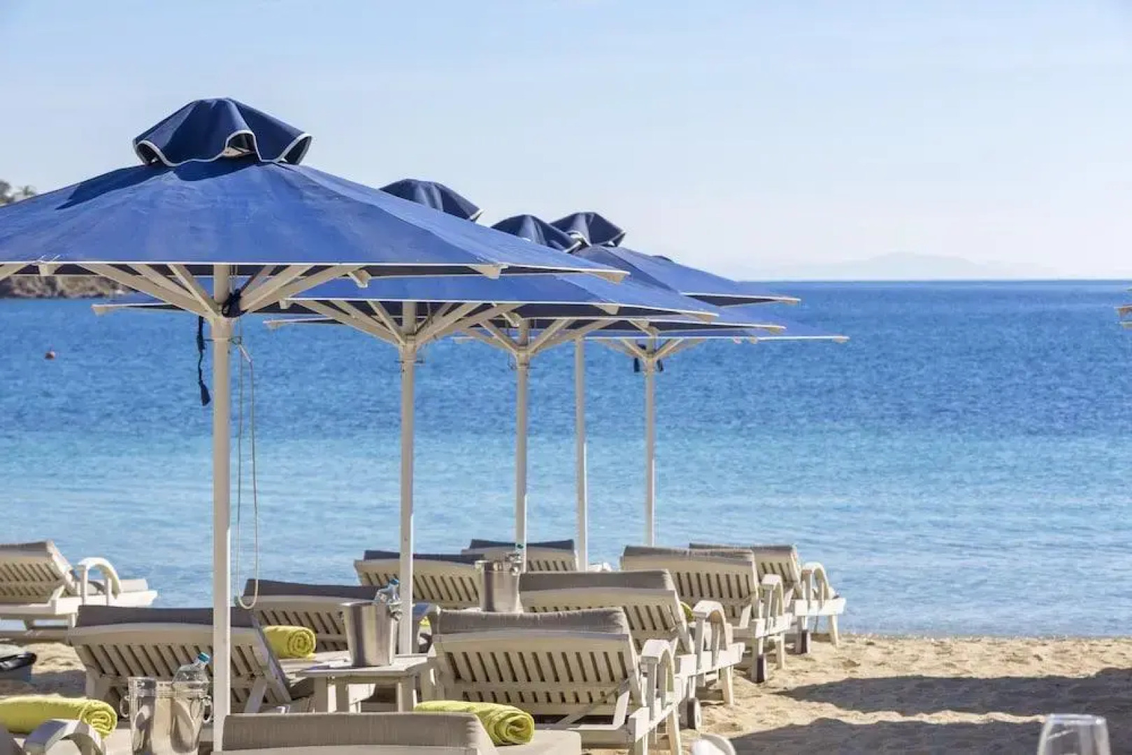 Kostantis Summer Villas and Suites