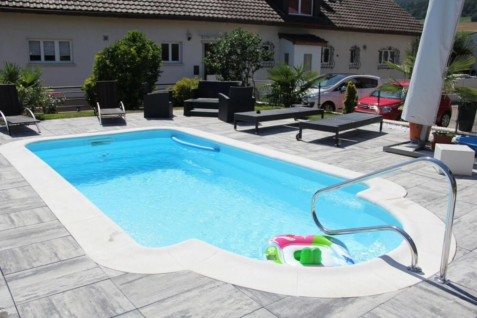 Studio in Bevaix, With Pool Access, Enclosed Garden and Wifi