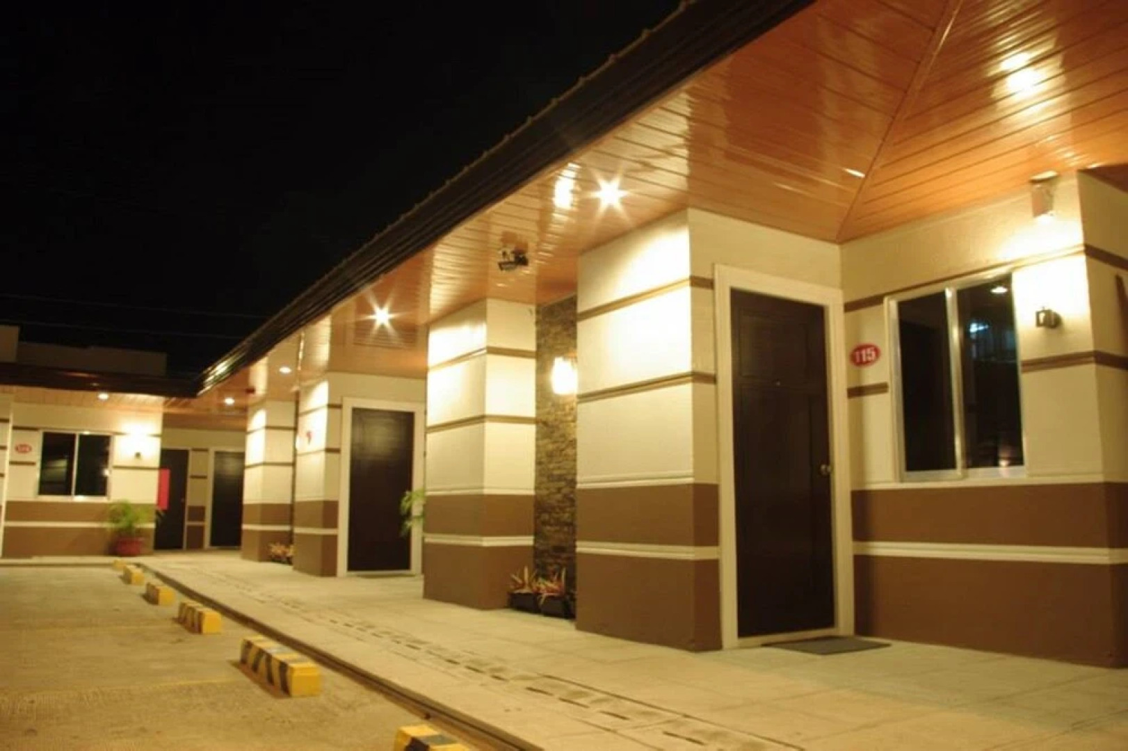The Red Palm Suites and Restaurant