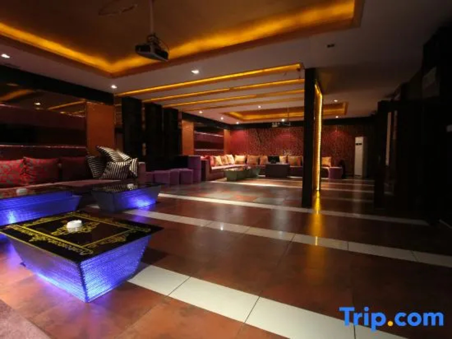 Xinjia Yuquan Hot Spring Hotel