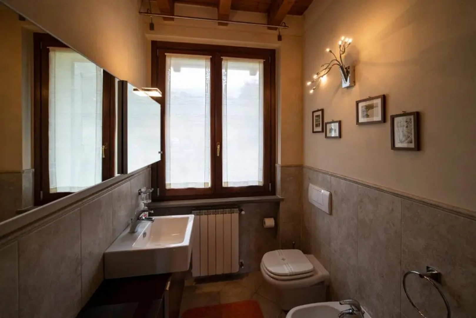 Romantic Lake View House