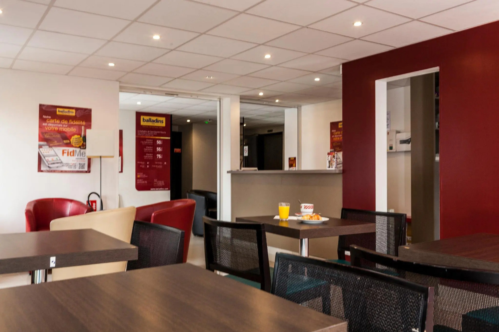 Initial by Balladins St Quentin/Gauchy