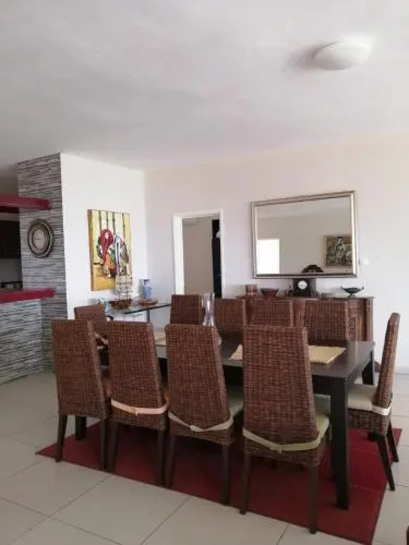 Riva Bella Courtyard