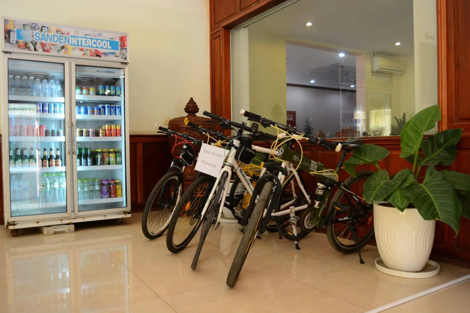 Holiday Hotel