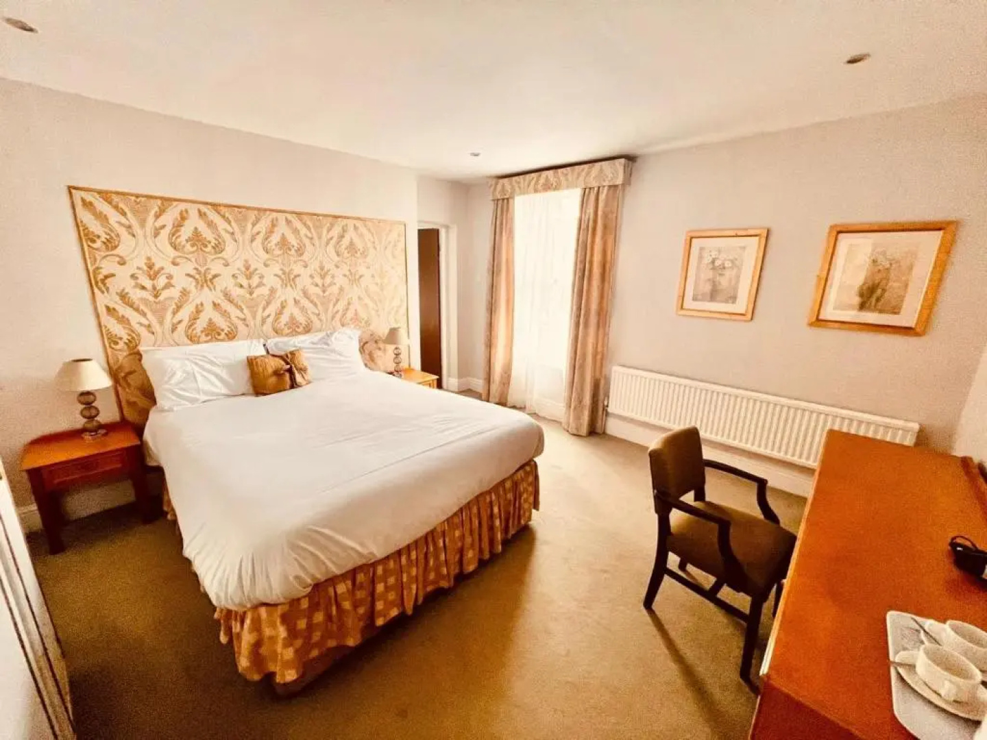 OYO Crown Hotel Stone