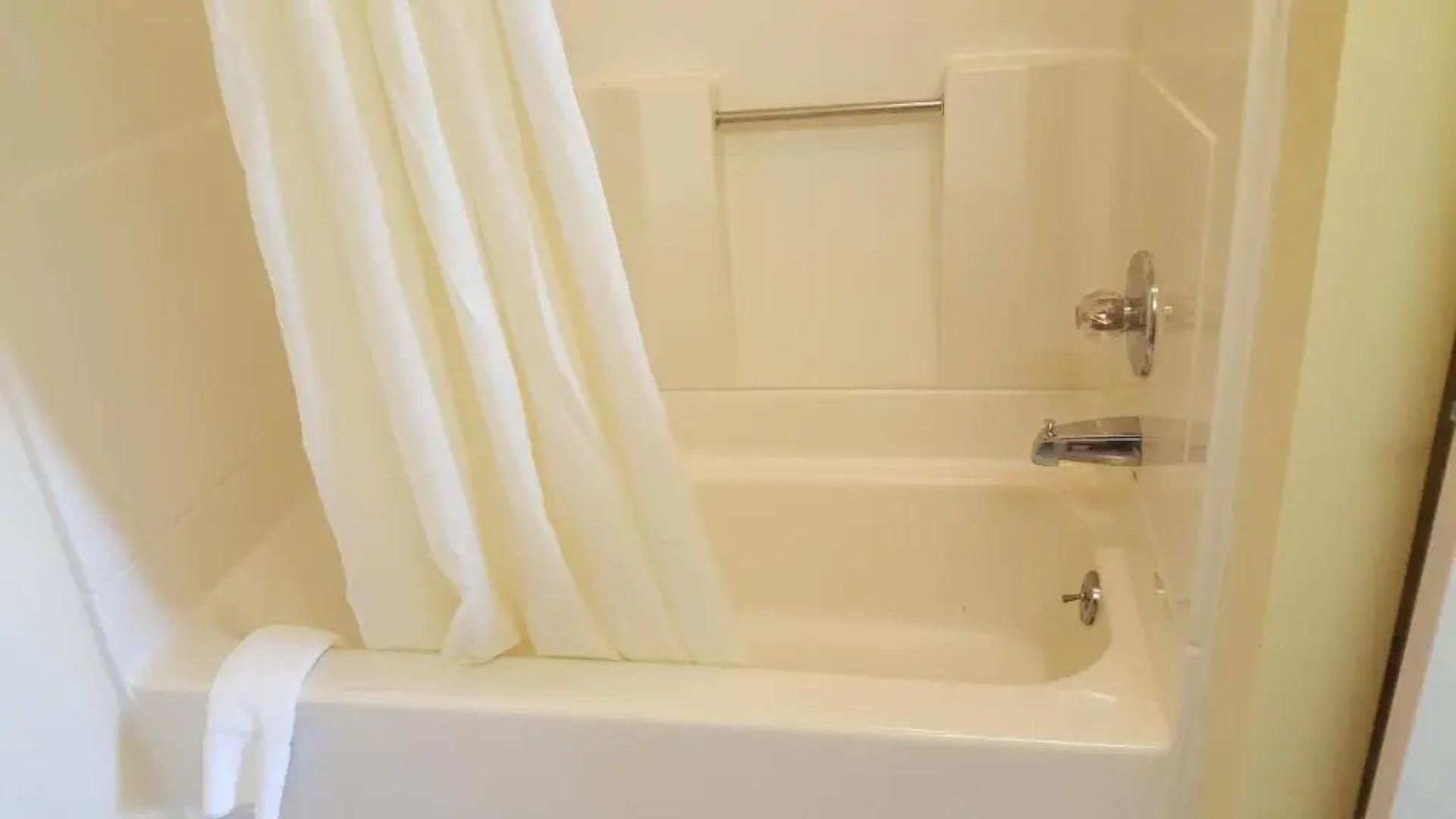 Rodeway Inn & Suites Hershey Chocolate Avenue