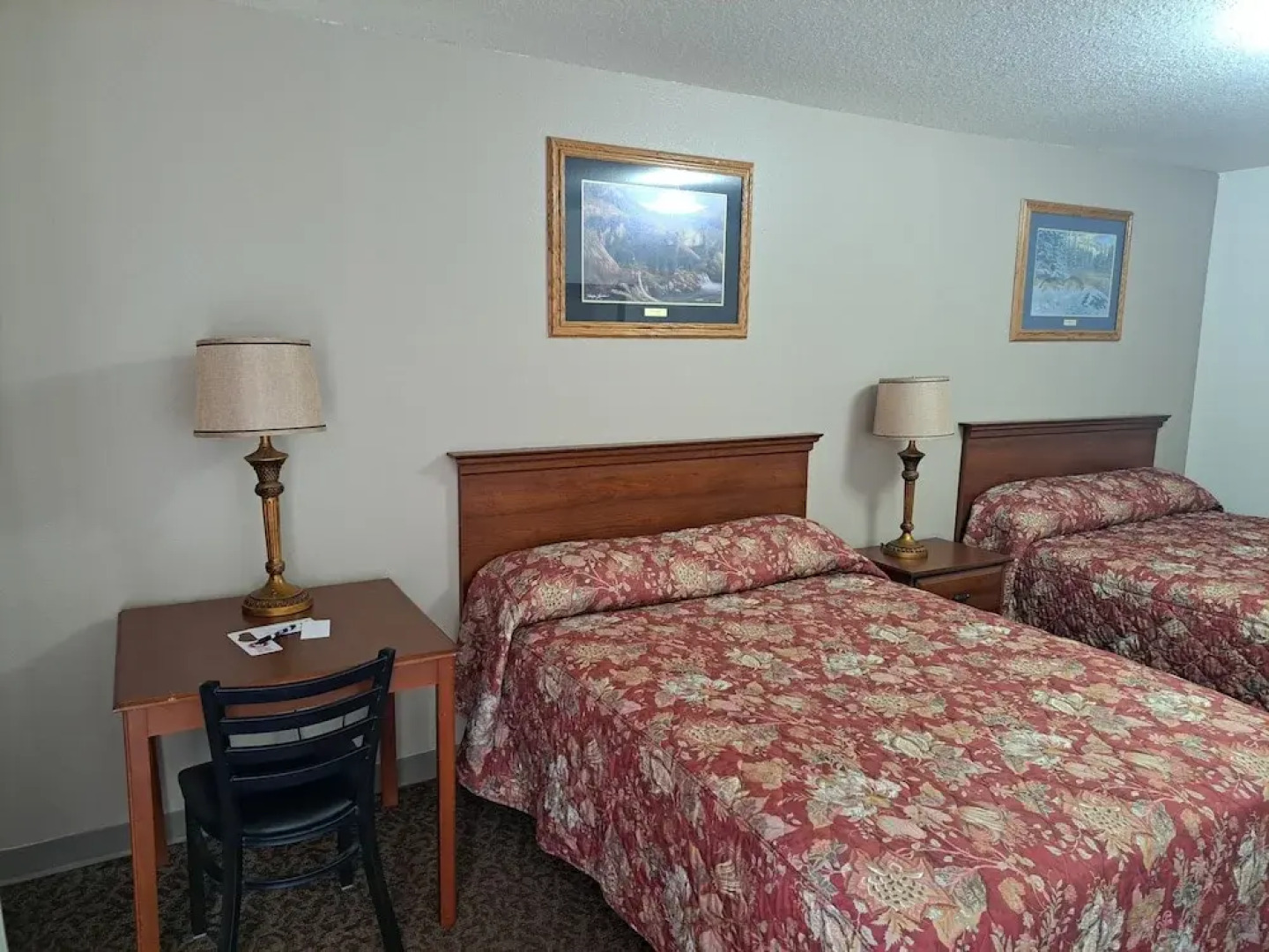 Hanks Reno Junction Lodge