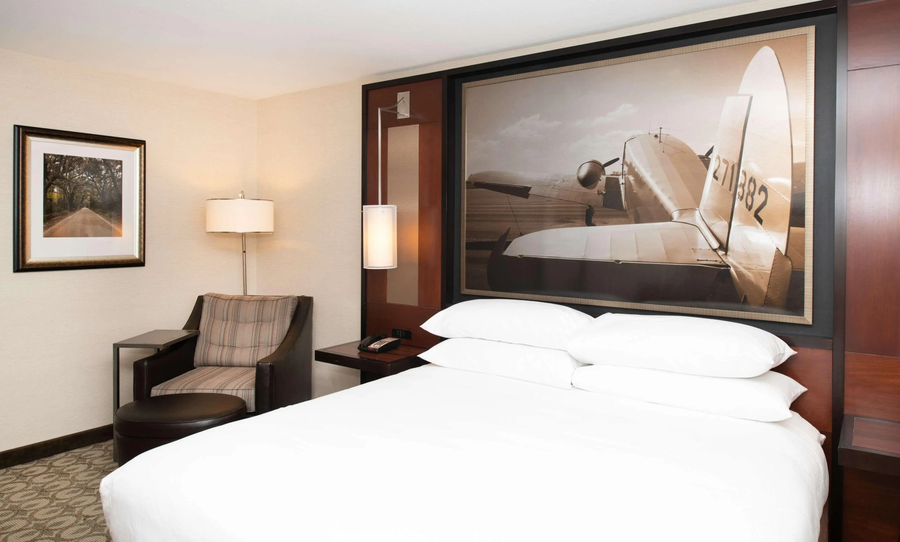 DoubleTree by Hilton Hotel & Suites Charleston Airport