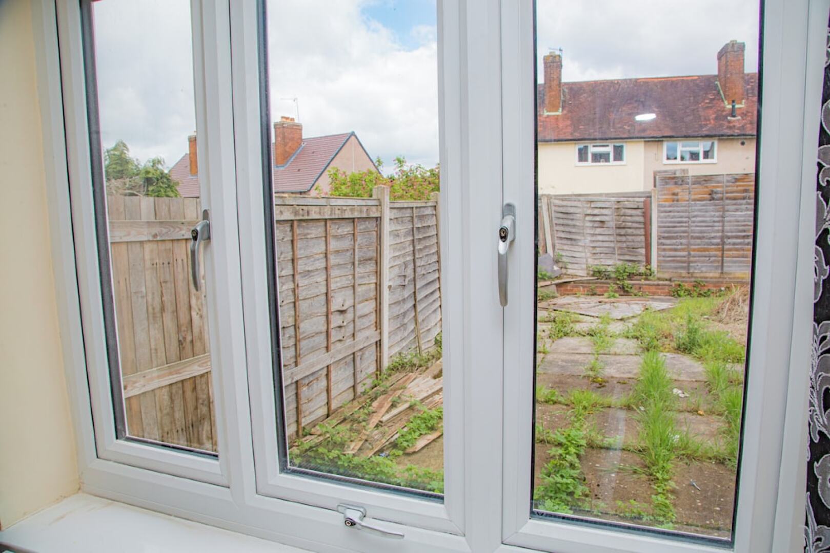 2bed House- Dudley-garden-wifi-tv