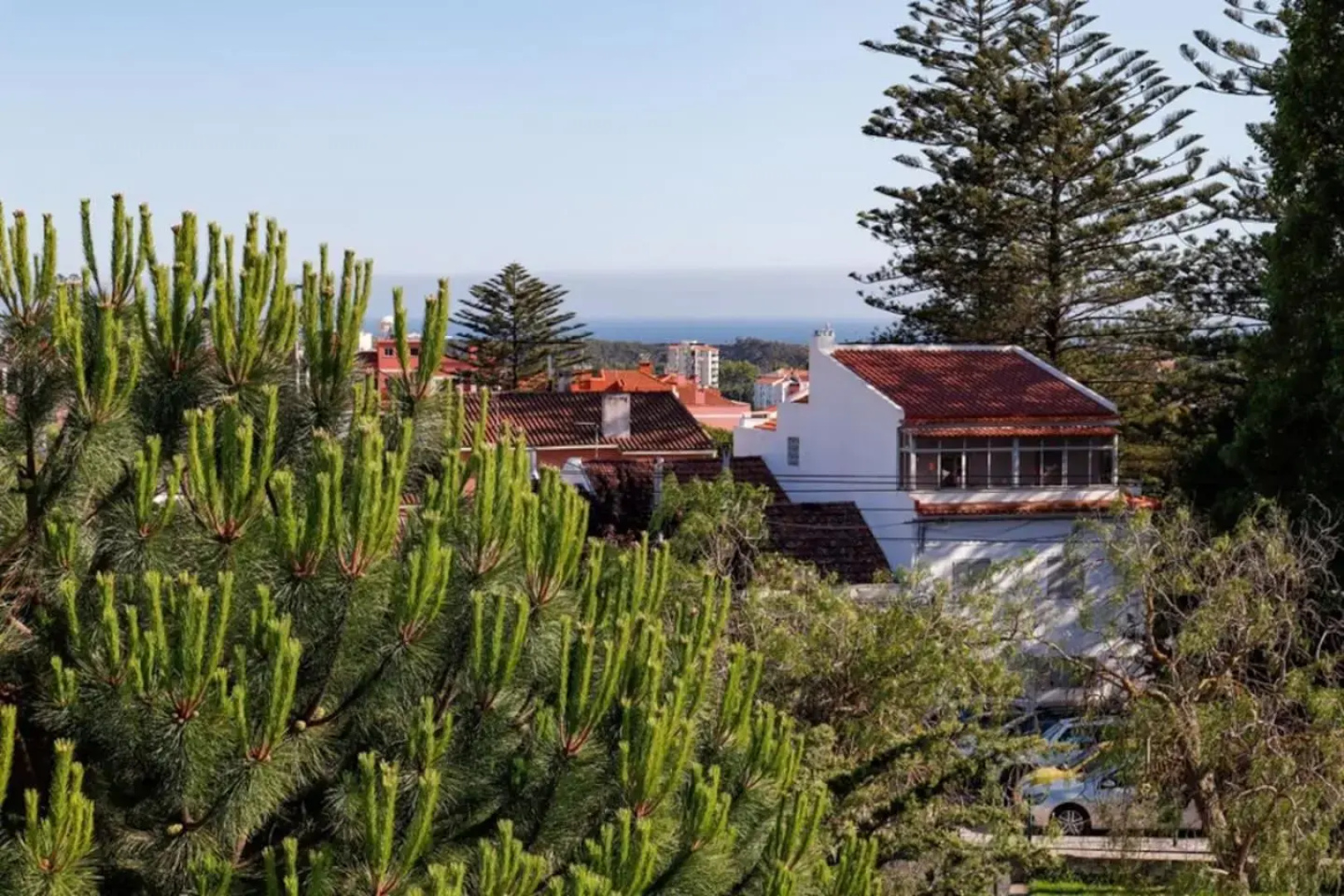 Carcavelos Beach&Bike House (view, parking, wi-fi)