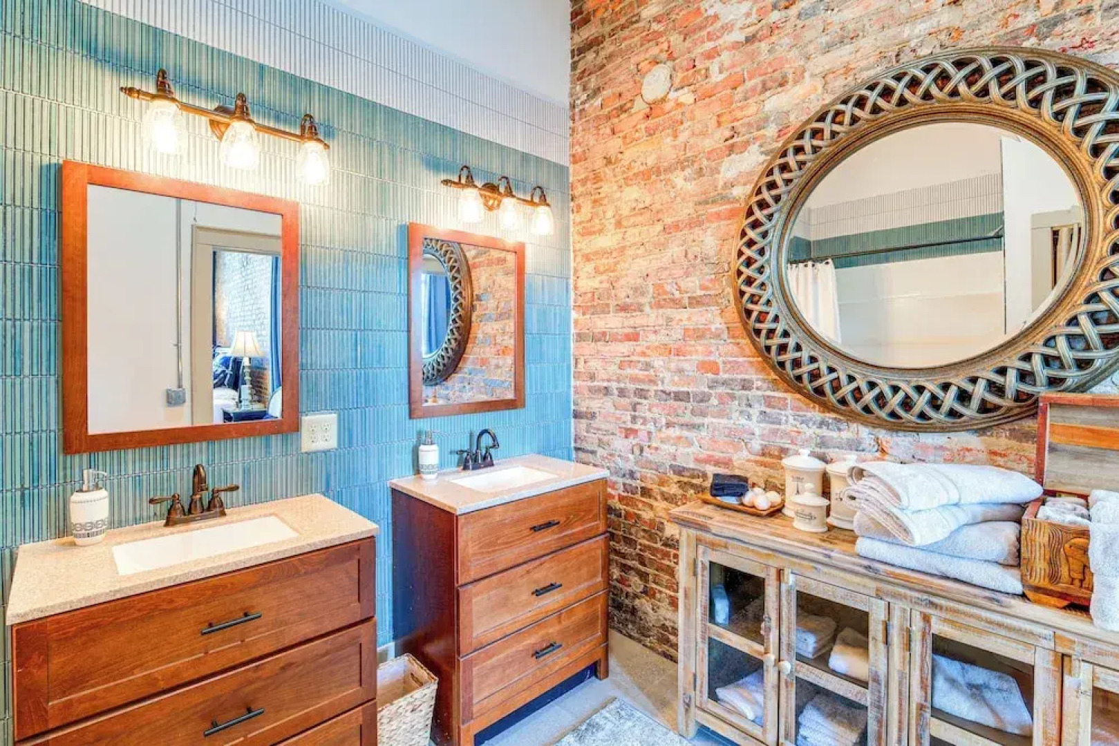 Walkable Wytheville Loft on Main Street!